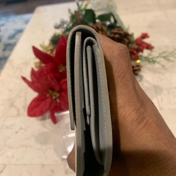 Authentic Louis Vuitton Vernis Sarah International Wallet - Picture 8 of 14